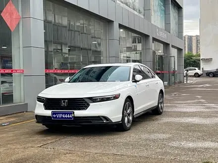 HONDA ACCORD 2023 — 27 000 км, Китай — под ключ — фото 1