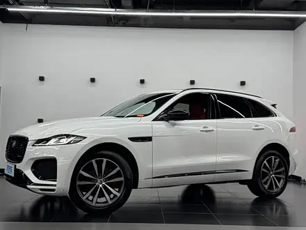 JAGUAR F-PACE 2024 — 42 000 км, Китай — под ключ — фото 1