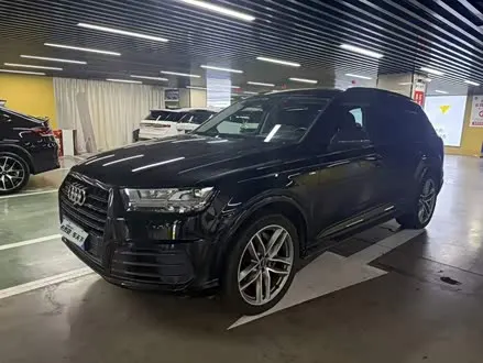 AUDI Q7 2018 — 93 000 км, Китай — под ключ — фото 1