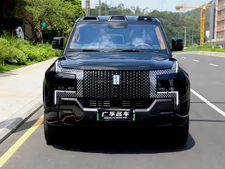 YANGWANG U8 L 2025