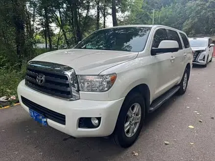 TOYOTA SEQUOIA 2015