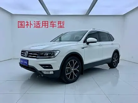 VOLKSWAGEN TIGUAN L 2020 — 77 800 км, Китай — под ключ — фото 1