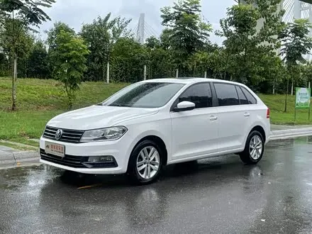VOLKSWAGEN SANTANA 2015 — 80 000 км, Китай — под ключ — фото 1