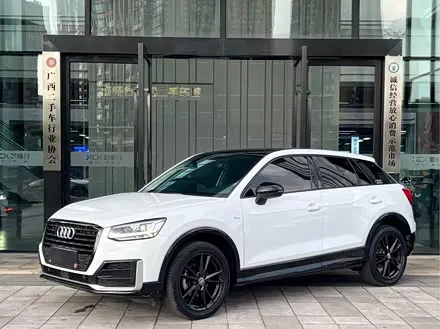 AUDI Q2L 2020 — 54 000 км, Китай — под ключ — фото 1