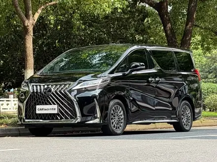 LEXUS LM 2020
