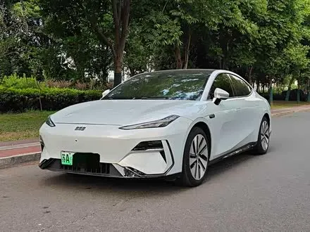 Geely Galaxy E8 — из Китая под ключ