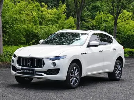 MASERATI LEVANTE 2016 — 50 000 км, Китай — под ключ — фото 1