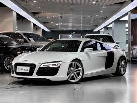 AUDI R8 2014