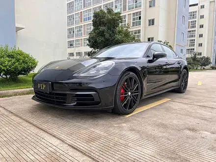 PORSCHE PANAMERA 2017