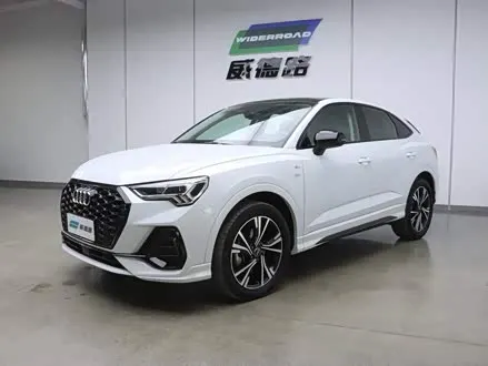 AUDI Q3 SPORTBACK 2020 — 44 800 км, Китай — под ключ — фото 1