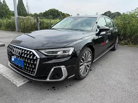 AUDI A8 2024