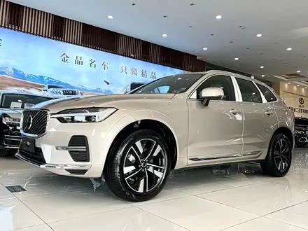 VOLVO XC60 2026