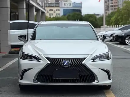 LEXUS ES 2021