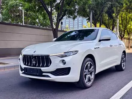 MASERATI LEVANTE 2016 — 98 000 км, Китай — под ключ — фото 1