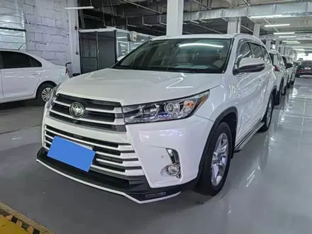 TOYOTA HIGHLANDER 2018 — 97 000 км, Китай — под ключ — фото 1