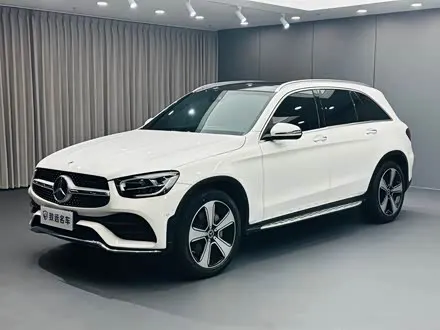 MERCEDES-BENZ GLC 2022