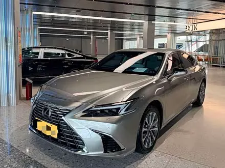 LEXUS ES — из Китая под ключ