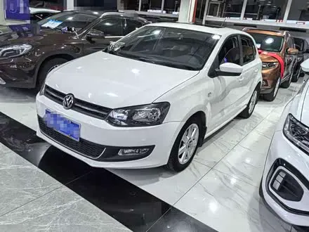 VOLKSWAGEN POLO 2011 — 118 000 км, Китай — под ключ — фото 1