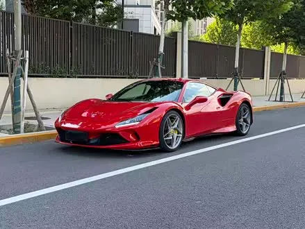 FERRARI F8 2019