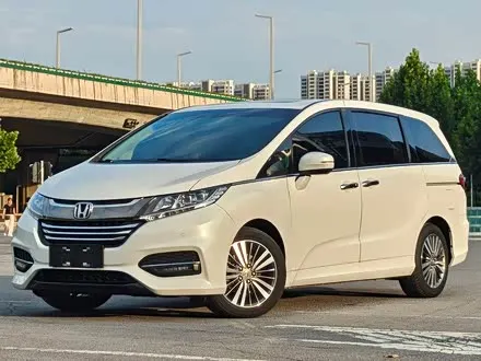 HONDA ODYSSEY 2018 — 58 000 км, Китай — под ключ — фото 1