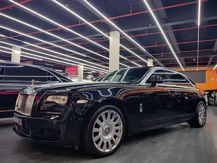 ROLLS-ROYCE GHOST 2014 — 130 000 км, Китай — под ключ — фото 1