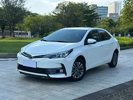 TOYOTA COROLLA 2017 — 25 000 км, Китай — под ключ — фото 1