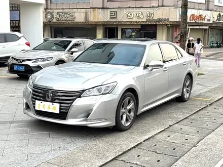TOYOTA CROWN 2015 — 130 000 км, Китай — под ключ — фото 1
