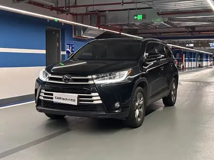 TOYOTA HIGHLANDER 2018 — 67 000 км, Китай — под ключ — фото 1