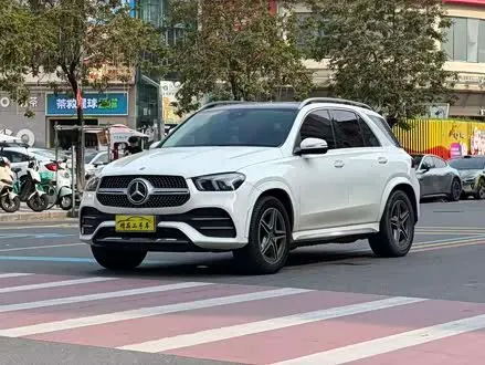 MERCEDES-BENZ GLE 2021 — 60 000 км, Китай — под ключ — фото 1