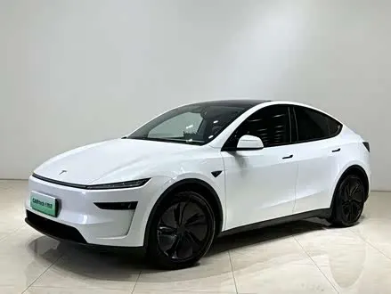 TESLA MODEL Y 2026 — 1 700 км, Китай — под ключ — фото 1