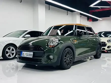 MINI ONE 2018