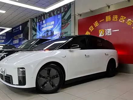 LI AUTO I8 2025