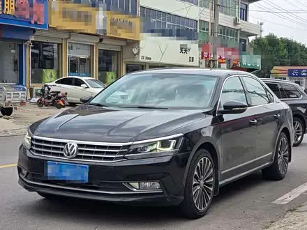 VOLKSWAGEN PASSAT 2016 — 87 000 км, Китай — под ключ — фото 1
