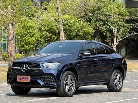 MERCEDES-BENZ GLE COUPE 2020 — 70 000 км, Китай — под ключ — фото 1