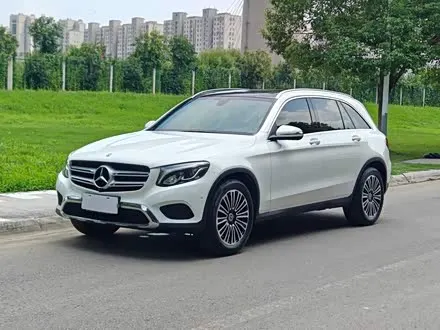 MERCEDES-BENZ GLC 2019 — 66 000 км, Китай — под ключ — фото 1