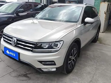 VOLKSWAGEN TIGUAN L 2017 — 126 200 км, Китай — под ключ — фото 1