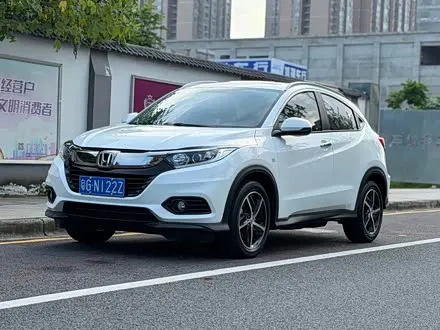 HONDA VEZEL 2022 — 24 000 км, Китай — под ключ — фото 1