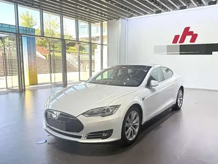 TESLA MODEL S 2014 — 68 000 км, Китай — под ключ — фото 1