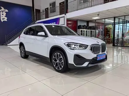 BMW X1 2021 — 26 000 км, Китай — под ключ — фото 1