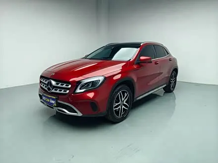 MERCEDES-BENZ GLA 2017 — 37 000 км, Китай — под ключ — фото 1
