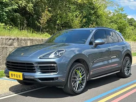 PORSCHE CAYENNE 2019 — 47 000 км, Китай — под ключ — фото 1