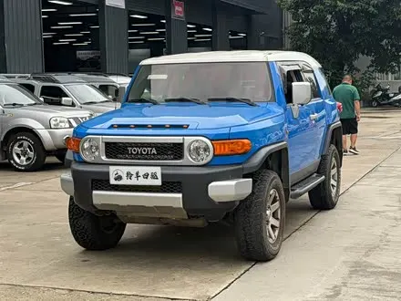 TOYOTA FJ CRUISER 2007 — 80 000 км, Китай — под ключ — фото 1