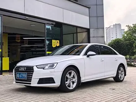 AUDI A4L 2017 — 49 000 км, Китай — под ключ — фото 1