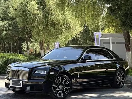 ROLLS-ROYCE GHOST 2018 — 70 000 км, Китай — под ключ — фото 1