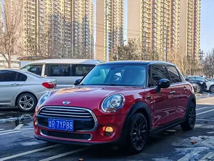 MINI COOPER 2016 — 100 000 км, Китай — под ключ — фото 1