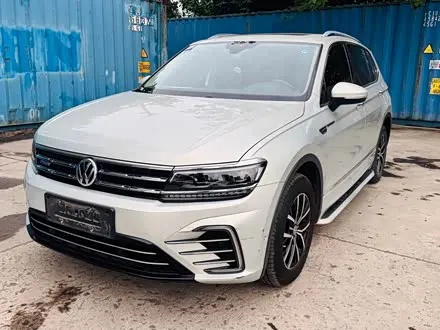 VOLKSWAGEN TIGUAN L 2019 — 68 000 км, Китай — под ключ — фото 1