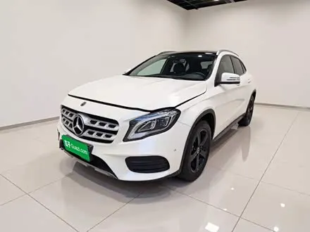 MERCEDES-BENZ GLA 2019 — 73 600 км, Китай — под ключ — фото 1