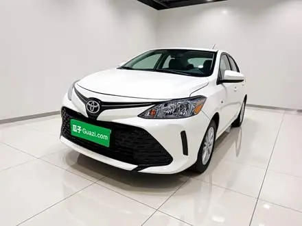 TOYOTA VIOS FS 2017 — 15 300 км, Китай — под ключ — фото 1