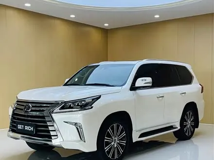 LEXUS LX 2017 — 70 000 км, Китай — под ключ — фото 1