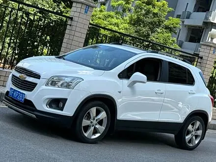 CHEVROLET TRAX 2014 — 106 000 км, Китай — под ключ — фото 1